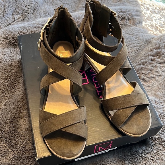 Material Girl Danee Sandals - Olive Green - Picture 5 of 5